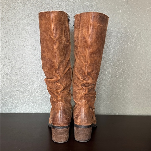 Born Suede Boots (7.5) - Picture 4 of 11